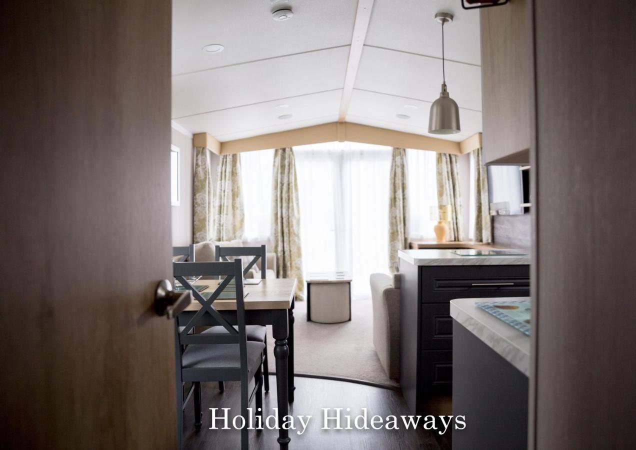 Holiday Hideaways Lytchett Minster Eksteriør bilde