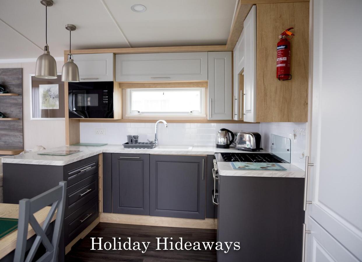 Holiday Hideaways Lytchett Minster Eksteriør bilde