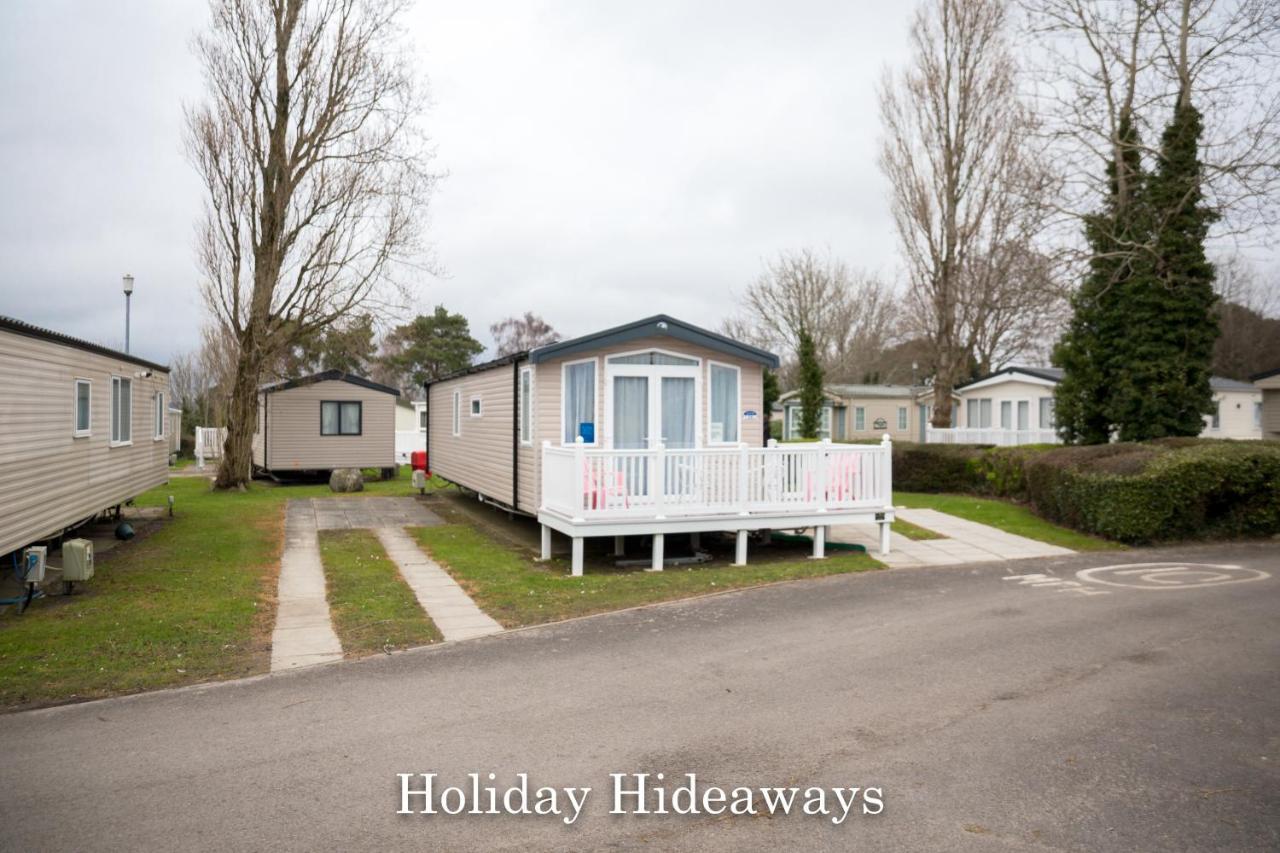 Holiday Hideaways Lytchett Minster Eksteriør bilde