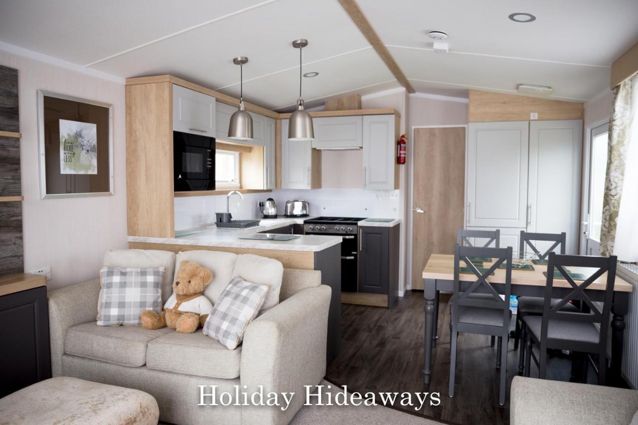 Holiday Hideaways Lytchett Minster Eksteriør bilde